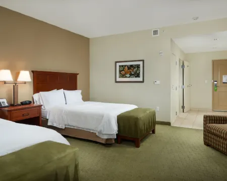 Hampton Inn & Suites Salem Hotels in Salem