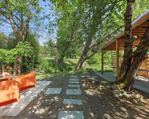 Casa Maria- cute creekside 2bed/1bath Hotels in Carson