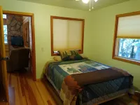 Cozy and comfortable wooded cabin