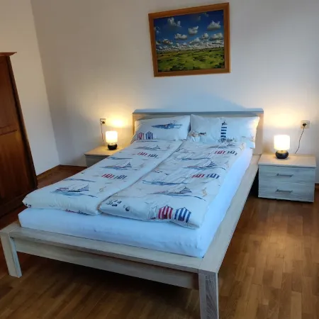 Vacation apartment Jantje in Emden city center with garden directly on the canal