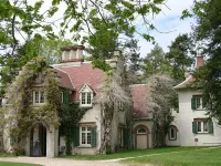 LUXE 3BD/2BA 29 min>NYC w/Parking & deck