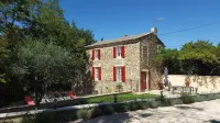HOLIDAY HOUSE "Lou Mazet d'Aqui" Hotels in Chamaret