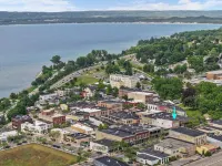 Downtown Apartment! Large, Cozy, Family friendly private oasis in city center!