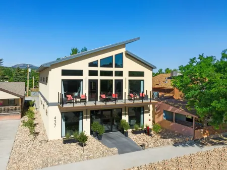 Alum @ The Cobblestone