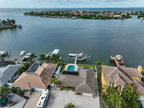 The Dolphin Inn with Views of Tampa Bay & Marina