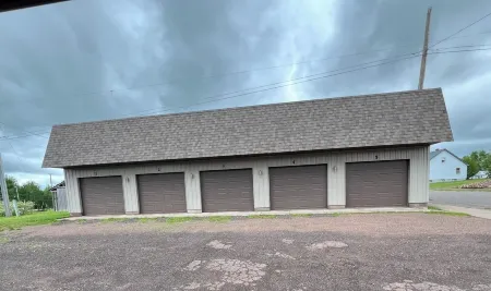 Cozy & quiet retreat near Lake Superior & Porkies.. waterfalls, hiking-skiing