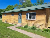 River Road Getaway Hotels near Whispering Winds Winery