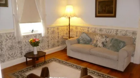 B&B on Piper - Beautiful Cottage Accommodation