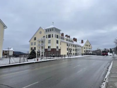 Perfect location! Walking distance to Stratton Village and Stratton Mountain! Hotels near Green Mountain National Forest