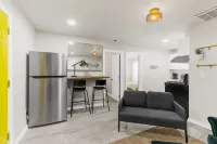 Comfortable Compton 2 Bed APT 1