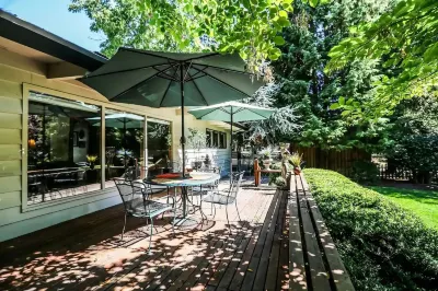 Olympic Trials - 3 miles to Hayward Field! Hotels near Island Park