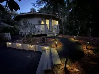 Relaxing 2 BR cottage, walking distance to beach