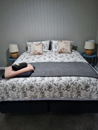 Gorgeous studio in a private garden setting, the perfect getaway!