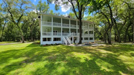 Peaceful property on the historic Suwannee River.