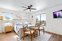 25% off 7-nights! Epic Pool /spa!  12 Joshua Trees🌵3 King beds/1 Queen  Hiking!