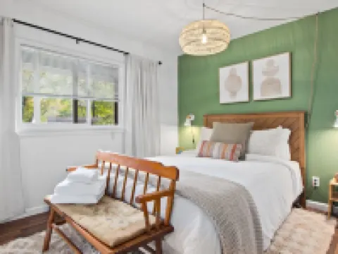 QUINN HOLLOW - Hunter Mountain Ski Cabin, Hot Tub ハンターのホテル