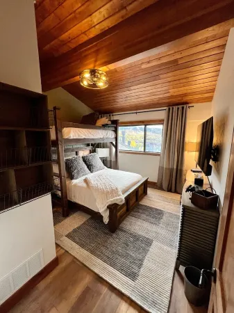 Ski in, Ski Out in 7th Heaven