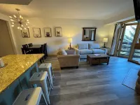 5 Star, 1 Bed + Den & 2 Baths in Center Village Copper Mountain