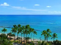 Direct Oceanfront in the Heart of Waikiki! Spectacular New Custom Reno!!!