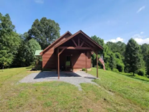 Cozy Cabin at Copperhill, Tn. Fire Pit, Hot Tub, Nature Trails.....WOW