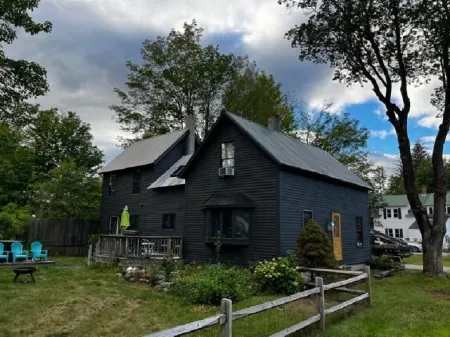 Quintessential farmhouse with hot tub, mountain views, sparkling clean