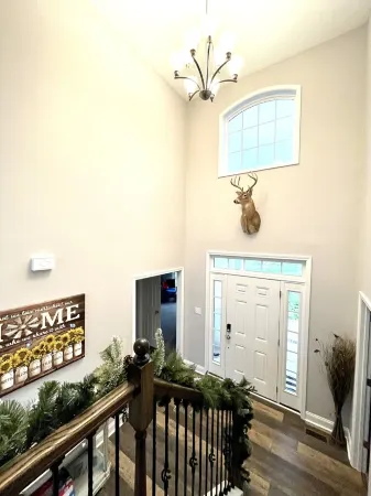 Quiet peaceful Stone mountain fun House with Pool ,Hot Tub￼ and vineyards near