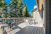 Private Game Room, Close to Town Center and Ski Resort! Pool, Hot Tub & Sauna! - مسبح