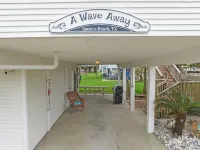 Cozy beach house - 3 minute walk to beach - with everything you need to relax!