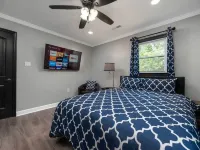 High End Pond Chalet in Country & But Near Shops Hotels in Fallstown
