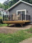Remodeled home with pontoon rental 2 decks Private beach playground volleyball Hotels in Edgerton