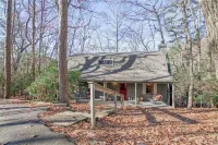 Rustic, Private, Cozy Cabin Getaway in Mountains of Big Canoe
