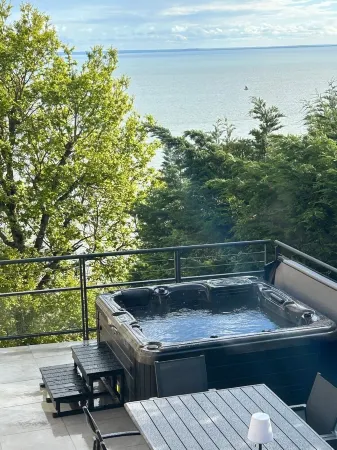 La Chaumière Vauban Vue Mer et Mont St Michel