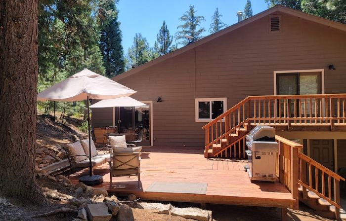Newly updated Lake Almanor West home just minutes from the lake