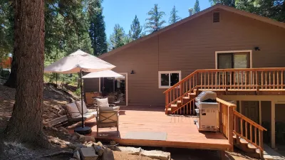 Newly updated Lake Almanor West home just minutes from the lake