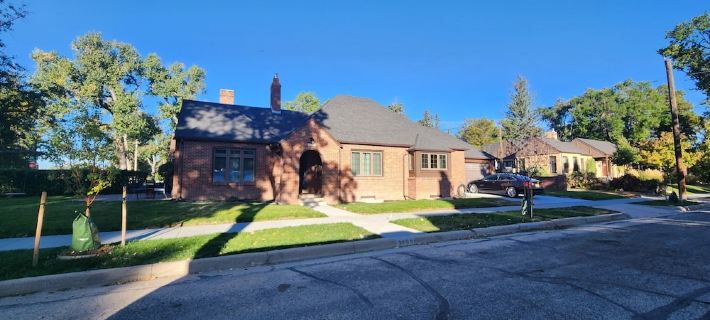 More on Moore, Remodeled Historic Home w/ AC, 4Br/2BA, Washer & Dryer Sleeps 8 Hotels in Cheyenne