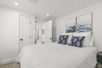 RENOVATED: 1 Bedroom/1Bath, Close to the Beach!