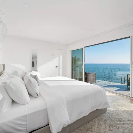 Black Swan: Beachfront Home w/ Year-Round Jacuzzi