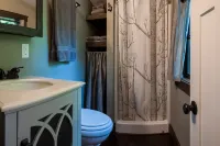 Little House On The Mountain--ZigZag Mountain View