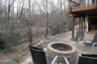 Peaceful Mountainbrook SouthPark Haven ~ Creekside Hotels near The Arboretum Shopping Center
