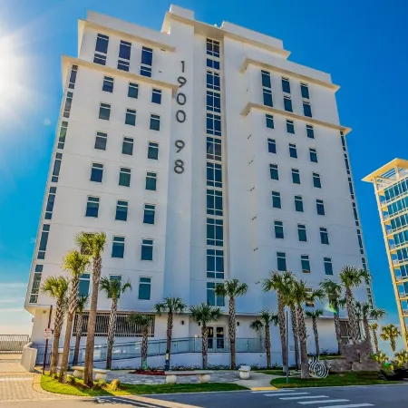 Vacation in Paradise! ~ Panoramic Gulf Views! Seasonal Beach Service Included!