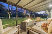 Three Oaks - Perfectly Designed Nature Escape!