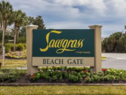 Gated community, private beach access, renovated condo!! Hoteles en Sawgrass