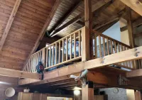 “Almost Heaven” a beautiful log cabin located in a lake and golfing resort!