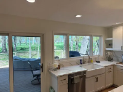 Beautiful Fully Remodeled House Located on Hazeltine National Golf Club. チャスカのホテル