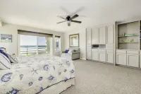 Strandcastle Beach House - Oceanfront! - You're right on the sand!