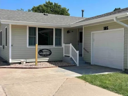 Harlan County Lake Retreat Отели в г. Маллалли