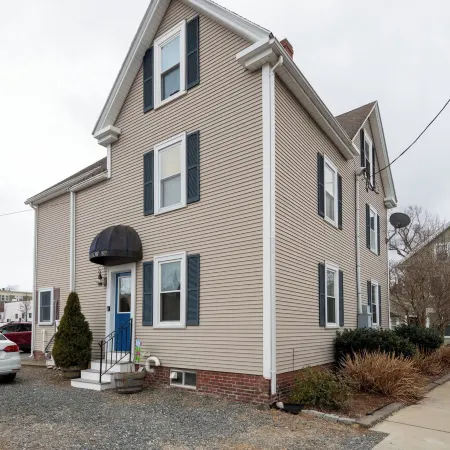 Re-listed: Adorable Condo Beverly - Salem - Halloween