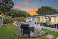 Stunning 4BR/2BA w/in-ground pool, 5 min to beach