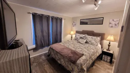 1-bd Bungalow/Free Parking