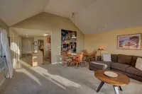 Suttons Bay Village View Apartment